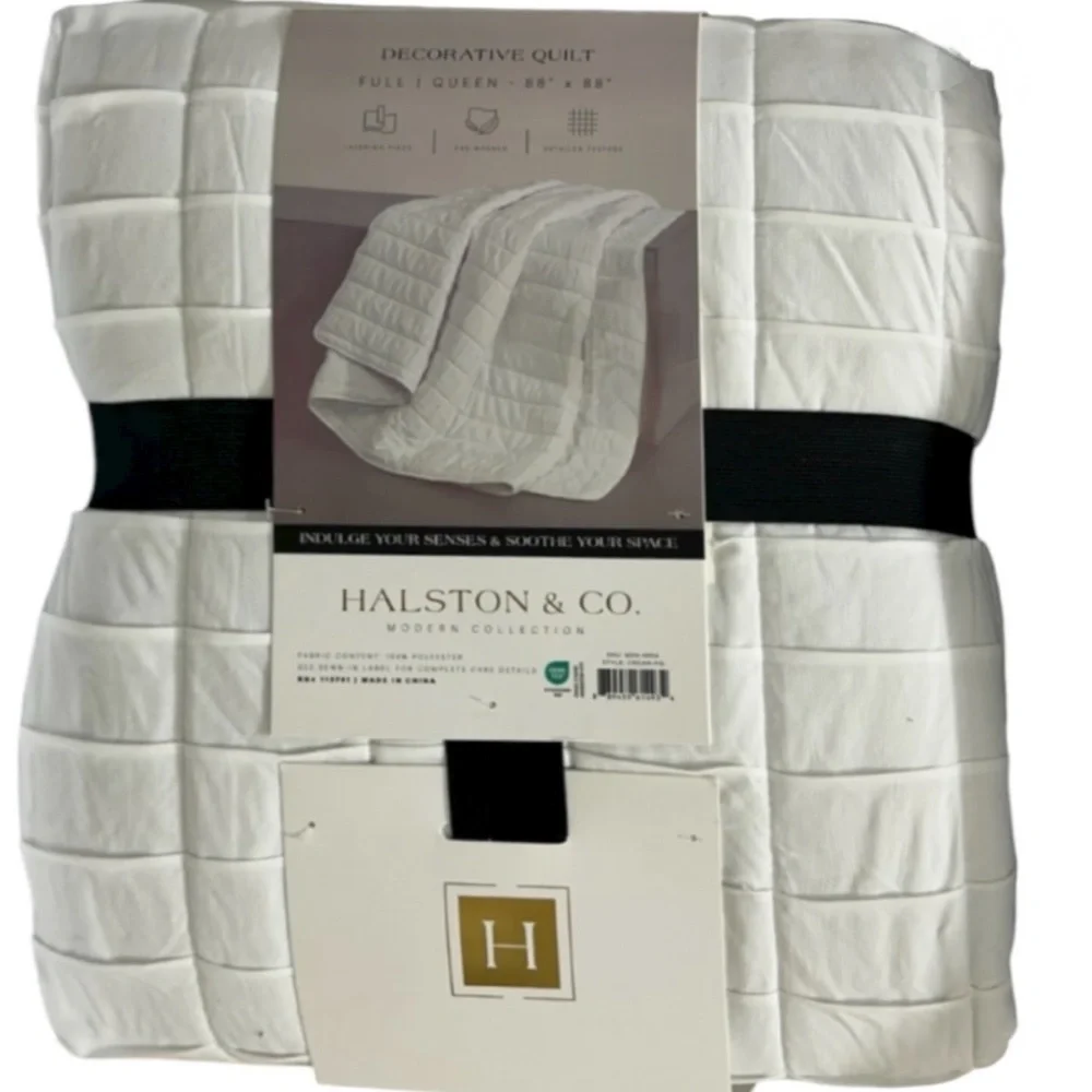 Halston & Co Cream Full/Queen Quilt 88”x88”
